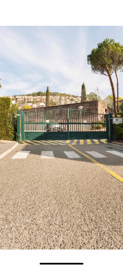 Studio Vue Mer /Parking Privatif Saint-Raphaël Exterior foto